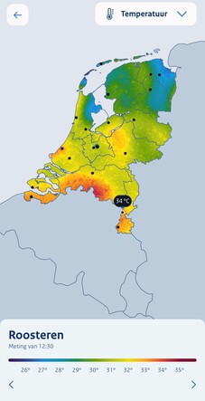 kaart met temperatuurmetingen in de KNMI-app op 1 juli 2025 om 12:30 uur.
