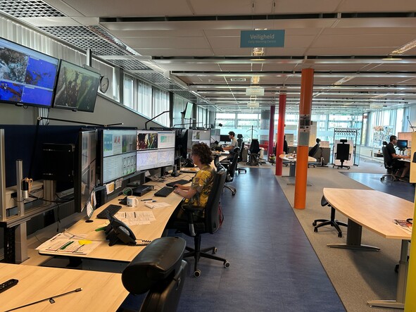 Foto van weerkamer KNMI in De Bilt.