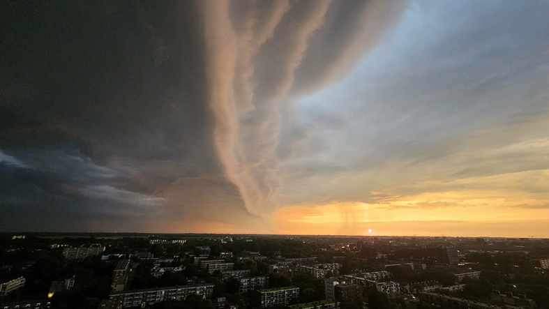 foto van het naderende onweer