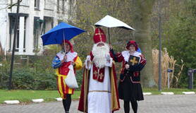 Sint en Pieten op bezoek bij KNMI