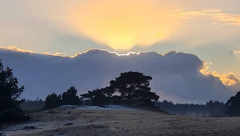 zonsondergang met wolken 