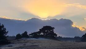 zonsondergang met wolken 