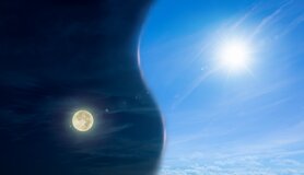 Maan in de nacht en zon overdag gecombineerd in een foto