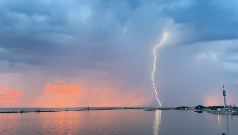Foto van onweer in Lelystad