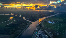 Boven het Noordzeekanaal