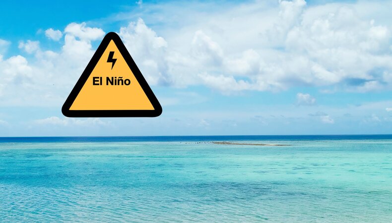 Waarschuwings bord met El Nino boven oceaan