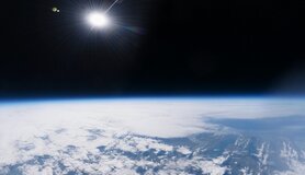 Foto genomen vanaf een weerballon van het KNMI in de stratosfeer