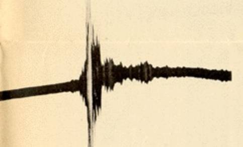 Eerste seismogram van een 'verre' aardbeving. 