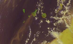 Rookpluim bosbranden Canarische Eilanden juli 2007 (foto: MetopA Eumetsat)