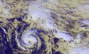 Tropische storm Grace bij Britse Eilanden