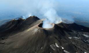 Infrageluid van de Etna is zelfs in De Bilt gemeten. ©Boris Behncke, Istituto Nazionale di Geofisica e Vulcanologia 
