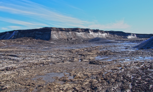 Ontdooiende permafrost in het Arctische gebied (bron: Photopin).