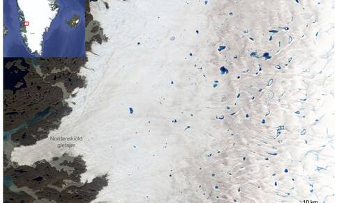 foto van smeltwatermeren op de Groenlandse IJskap