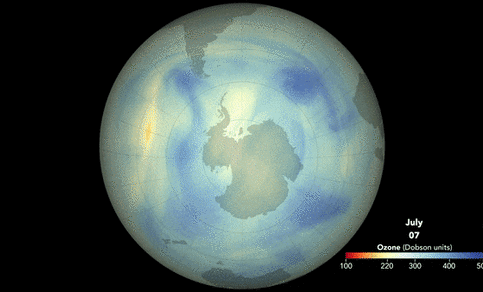 Animatie van de hoeveelheid ozon boven de zuidpool van 7 juli tot 7 oktober 2021. Hoe roder de kleur, hoe minder ozon.