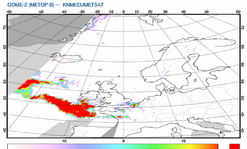 De rookpluim boven de Atlantische Oceaan, gemeten door GOME-2 op dinsdag 25 juni 2013, rond 11:00 UTC. De dikte van de rookpluim wordt uitgedrukt in Absorberende Aerosol Index (AAI). (Bron KNMI/EUMETSAT)