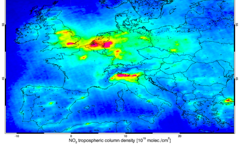 Jaargemiddelde concentratie stikstofdioxide boven Europa in 2015 gemeten door OMI (©KNMI)