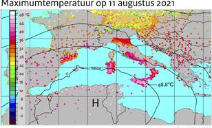 Kaart van Europa met in kleur voor ieder meetstation de maximumtemperatuur op 11 augustus 2021.