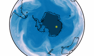 Animatie van de hoeveelheid waterdamp in de lucht op en rond Antarctica in blauwe tinten van 12 tot en met 24 maart 2022. Data: ECMWF