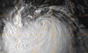 Satellietfoto tyfoon Nuri