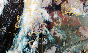 Op satellietbeelden is te zien hoe het wolkendek dat de uitstraling tempert waardoor de mist oplost vanuit het zuiden ons land binnenkomt (Bron: KNMI)  