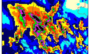Radarsombeeld van de neerslag tussen 27 en 30 juli 2014. Op verschillende plaatsen viel meer dan 100 mm regen (Bron: KNMI) 