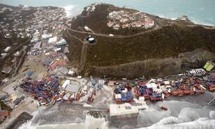 De schade in de haven van Sint Maarten in 2017 veroorzaakt door orkaan. 