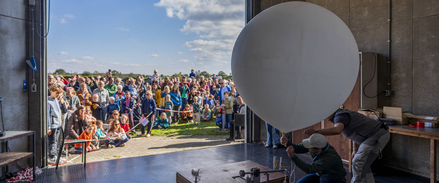 Ballonoplating op de Open dag van het KNMI in 2024