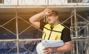 Bouwvakker in de hitte