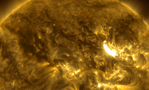 afbeelding van uitbarsting op de zon 11 november 2025