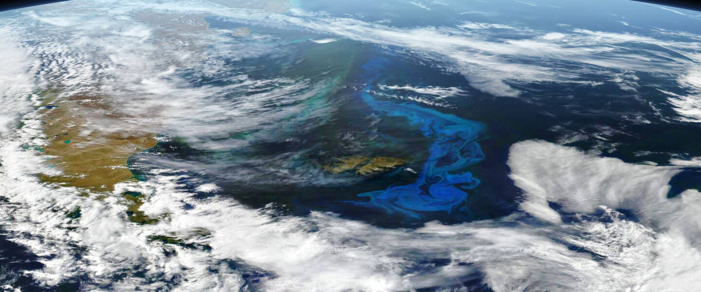 Fytoplankton gezien vanuit de ruimte in de buurt van de Falkland eilanden