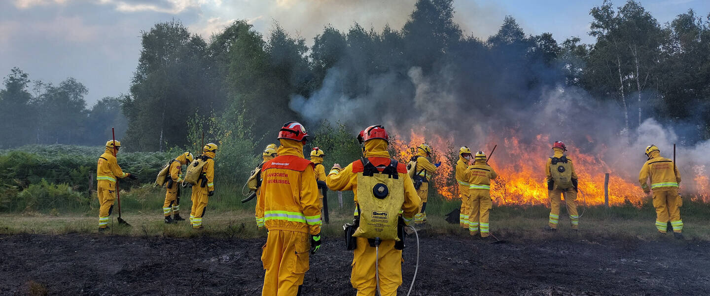 brandweer bij een natuurbrand in nederland