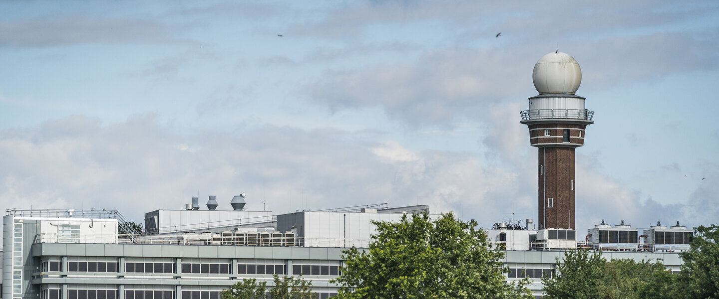 foto van het KNMI gebouw 