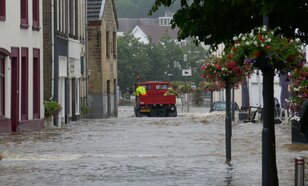 Overstroomde straten in Valkenburg 15 juli 2021