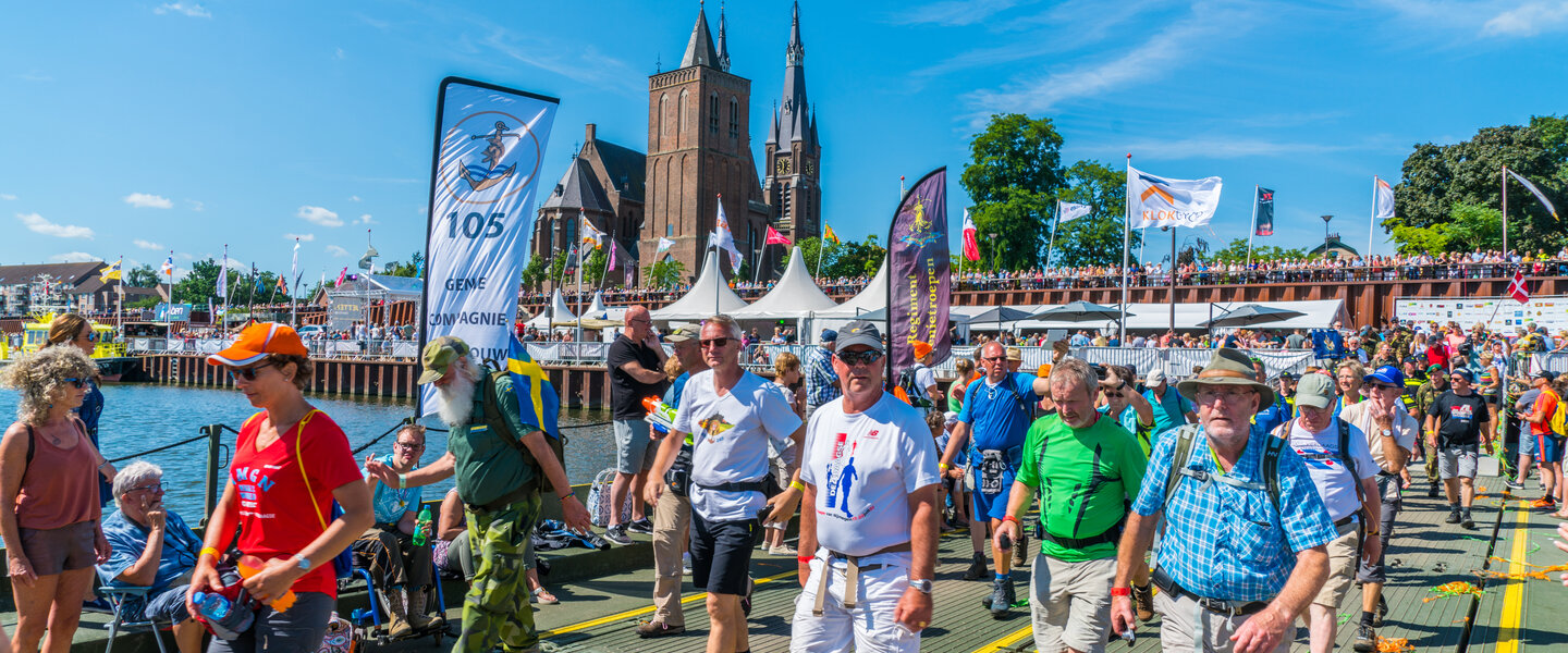 Wandelaars tijdens de 4Daagse
