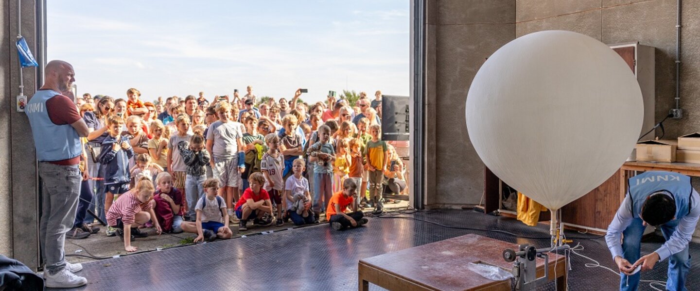 Ballonoplating op de Open dag van het KNMI in 2026