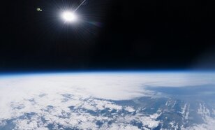 Foto genomen vanaf de weerbalon in de stratosfeer